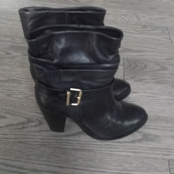 Genuine leather shoes boots by le Chateau - Picture 2 of 12